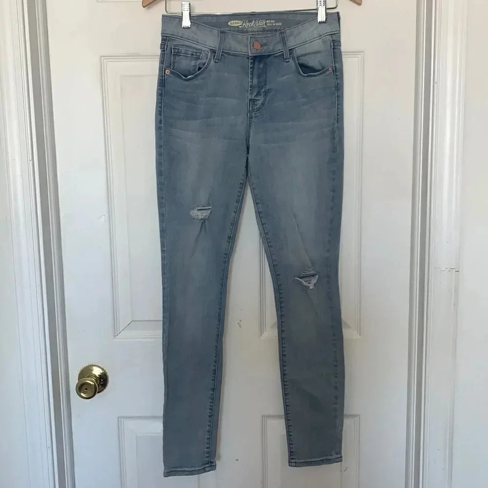 Old Navy Mid-Rise Rockstar Jeans Blue Size 6
